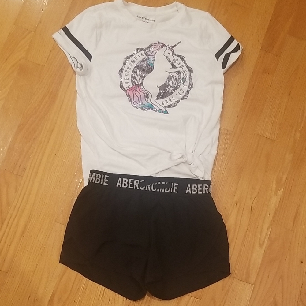 Abercrombie Kids White Tee with Unicorn Graphic and shorts